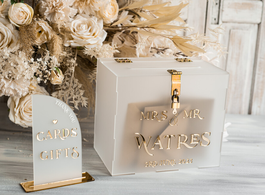 Pudełko na koperty  glamour satynowa kopertówka ze złotymi napisami, kopertówka z tabliczką, pudełko na koperty na weselu, kopertówka glamour, pudełko na kopety glamour3