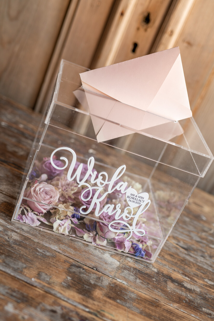 Pudełko na koperty  glamour przezroczysta ślubna skrzynka na koperty weselne  pudelko na kartki ślubne biale napisy0