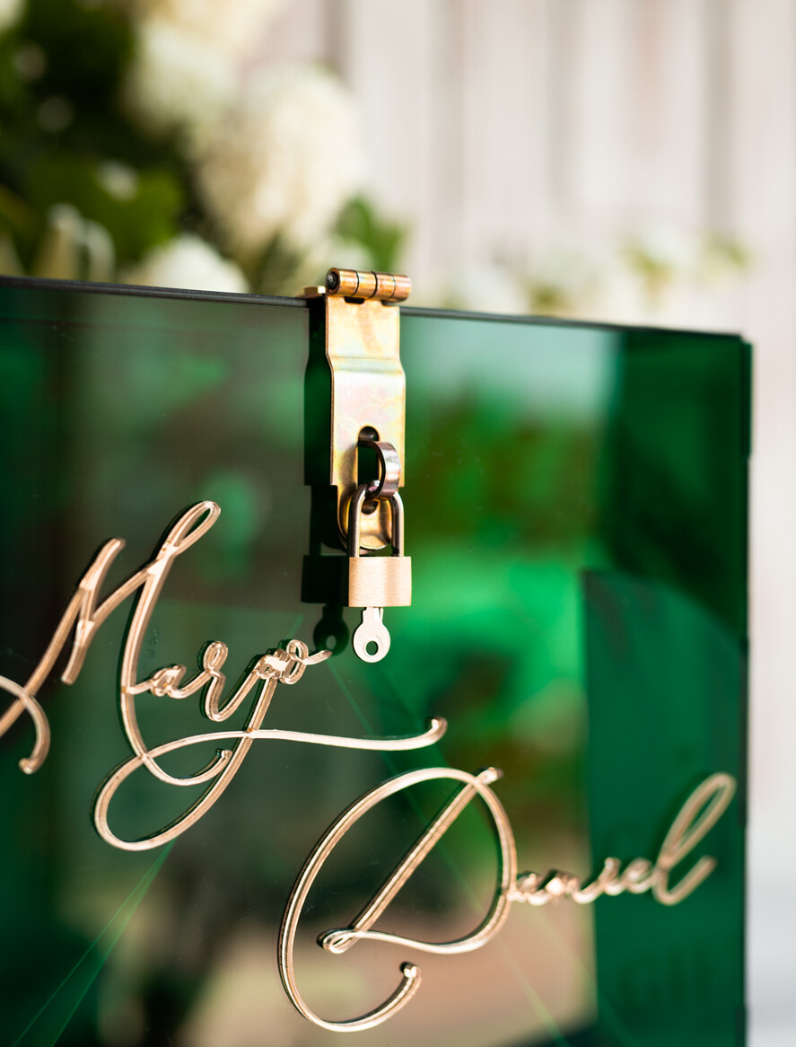 Pudełko na koperty  glamour zielona akrylowa kopertówka na koperty, pudełko na koperty przezroczyste z pleksy, pomysł na pudełko na koperty na weselu, akrylowe pudełko na koperty 4