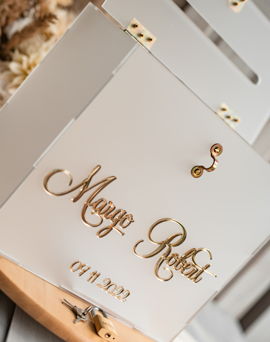 Pudełko na koperty  glamour elegancka satynowa kopertówka na koperty, pudełko na koperty mlecznej pleksy, pomysł na pudełko na koperty na weselu, akrylowe pudełko na koperty 0