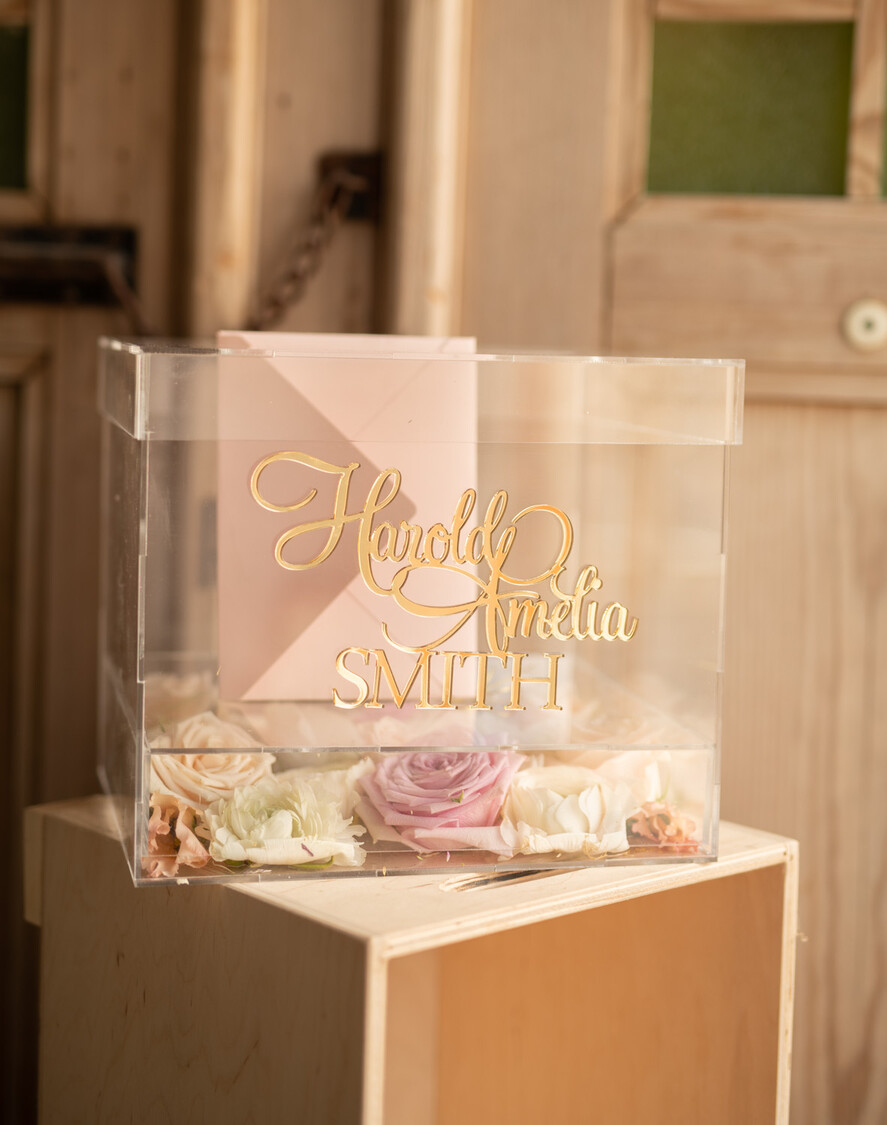 Pudełko na koperty  glamour przezroczysta skrzynka na koperty ślubne akrylowe pudełko box na kartki ślubne złote napisy imiona 17