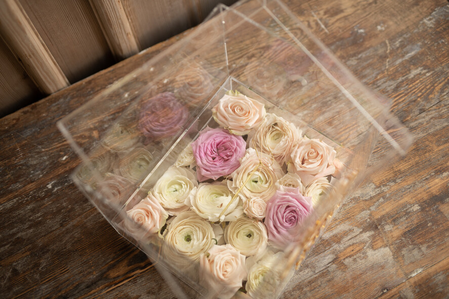 Pudełko na koperty  glamour przezroczysta skrzynka na koperty ślubne akrylowe pudełko box na kartki ślubne złote napisy imiona 8