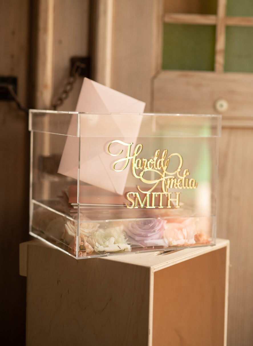 Pudełko na koperty  glamour przezroczysta skrzynka na koperty ślubne akrylowe pudełko box na kartki ślubne złote napisy imiona 0