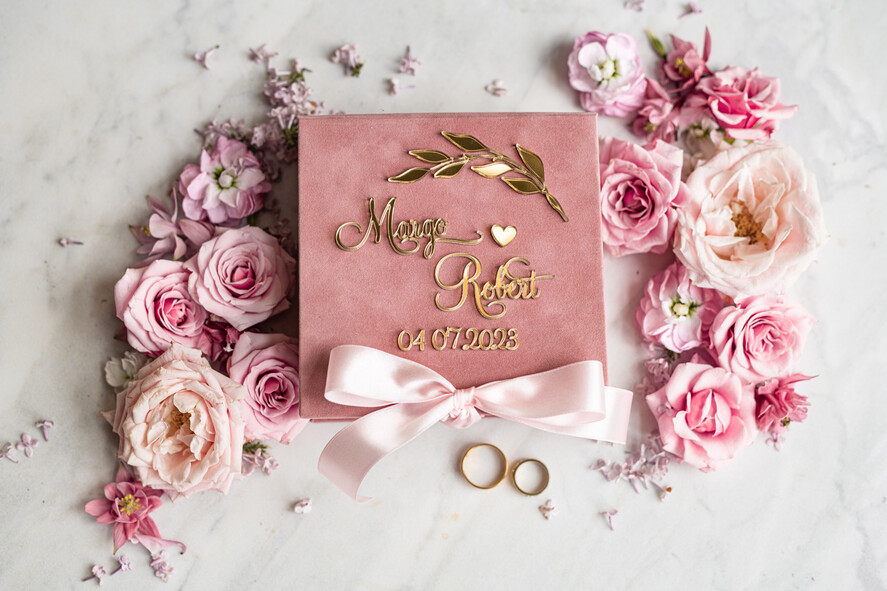 Pudełka Szkatułki na Obrączki glamour piękne welurowe pudełko na obrączki, personalizowane pudełko do podawania obrączek ślubnych, aksamitne pudełko na obrączki, welurowa szkatułka na obrączki1