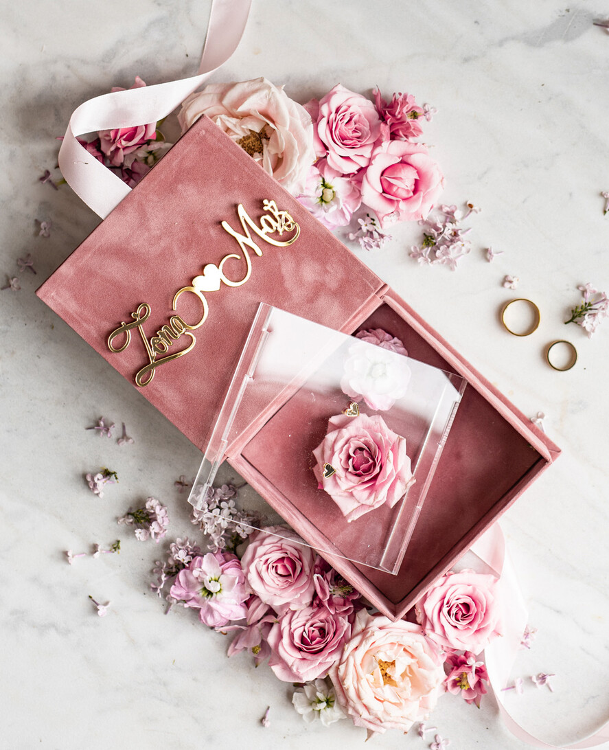 Pudełka Szkatułki na Obrączki glamour piękne welurowe pudełko na obrączki, personalizowane pudełko do podawania obrączek ślubnych, aksamitne pudełko na obrączki, welurowa szkatułka na obrączki4