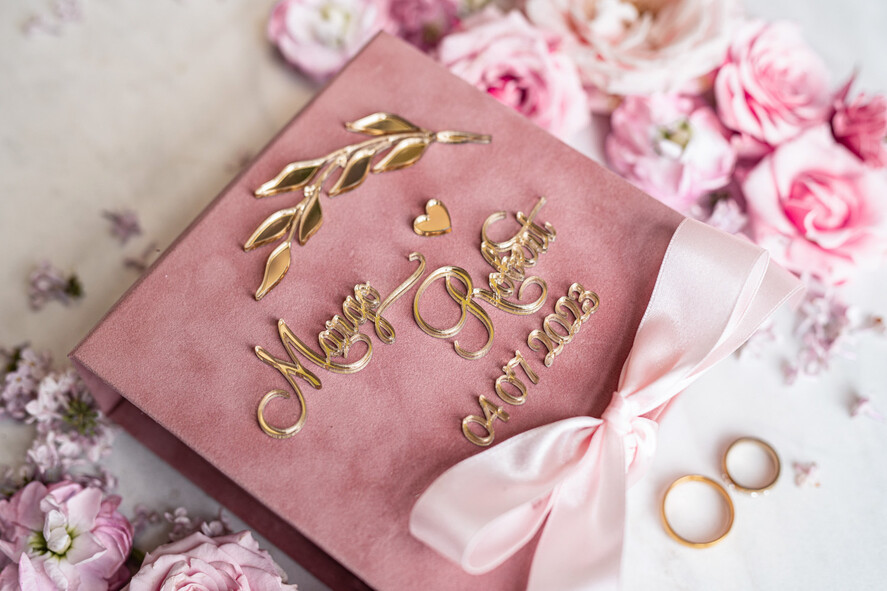 Pudełka Szkatułki na Obrączki glamour piękne welurowe pudełko na obrączki, personalizowane pudełko do podawania obrączek ślubnych, aksamitne pudełko na obrączki, welurowa szkatułka na obrączki6