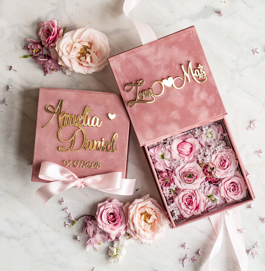 Pudełka Szkatułki na Obrączki glamour pudełko na obrączki ślubne złote imiona i data slubu, ozdobne eleganckie pudełko na biżuterię, welurowa szkatułka na obrączki, aksamitne pudełeczko na obrączki1