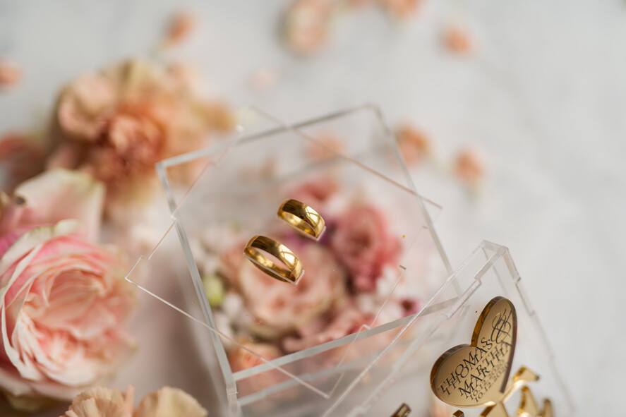 Pudełka Szkatułki na Obrączki glamour przezroczysta  szkatułka  pudełko na obrączki ślubne złote napisy wasze imiona i data  idealne na glamour wesele17