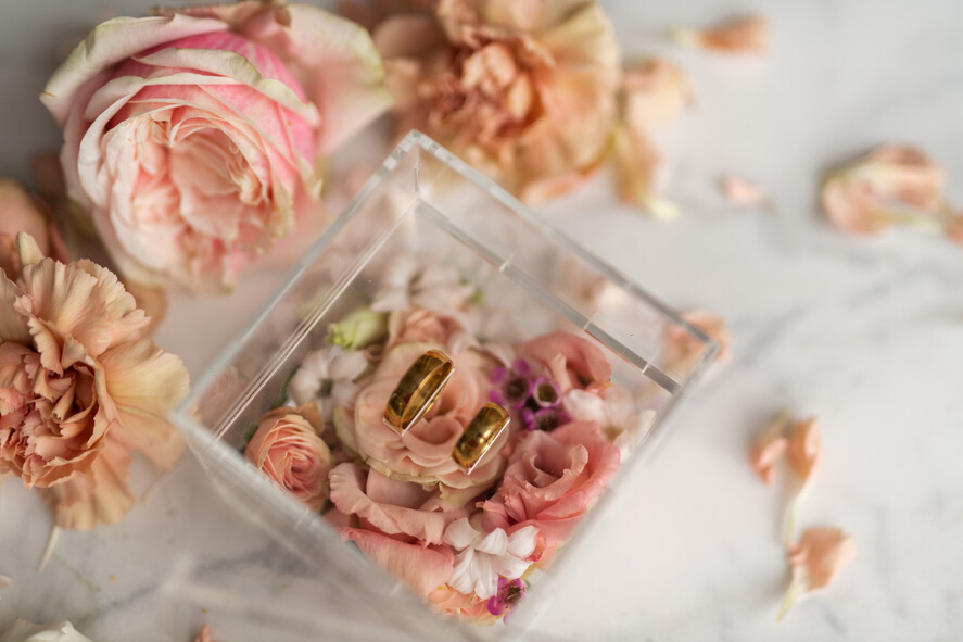 Pudełka Szkatułki na Obrączki glamour przezroczysta  szkatułka  pudełko na obrączki ślubne złote napisy wasze imiona i data  idealne na glamour wesele18