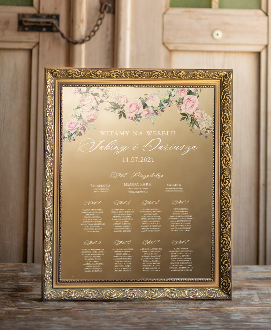 Plany stołów złote na lustrze  złota tablica plan stołow na lustrze usadzenie gości na weselu złota ozdobna rama powitanie gości piekna grafika 0