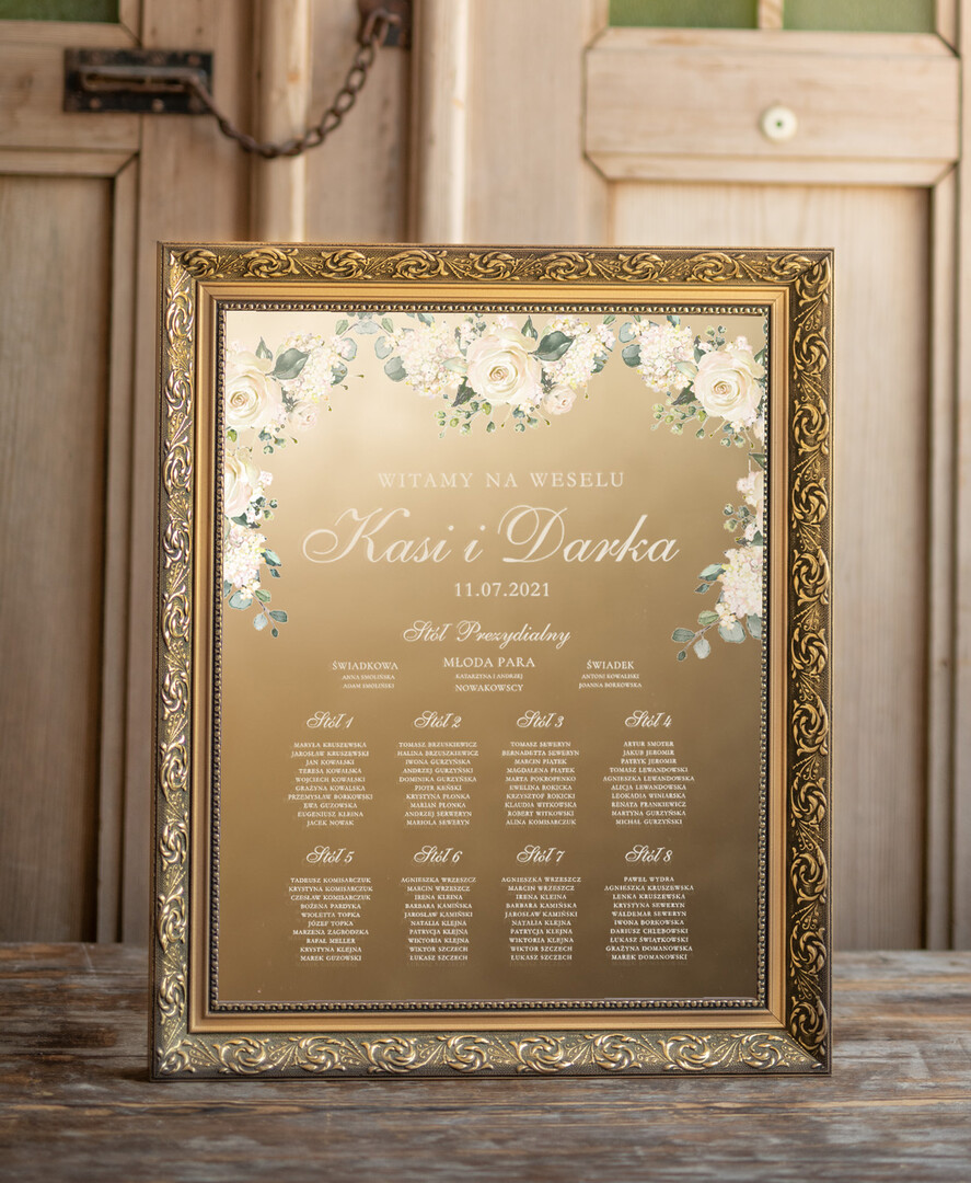 Plany stołów złote na lustrze  złota tablica glamour plan stołow na lustrze usadzenie gości na weselu powitanie gości weselnych0