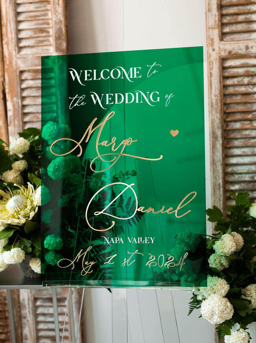 Plany stołów na pleksie - akryl Tablica powitalna slubna glamour, elegancka powitalna plansza ze złotymi literami, rama powitanie na weselu plansza powitalna na pleksie ze zlotymi literami0