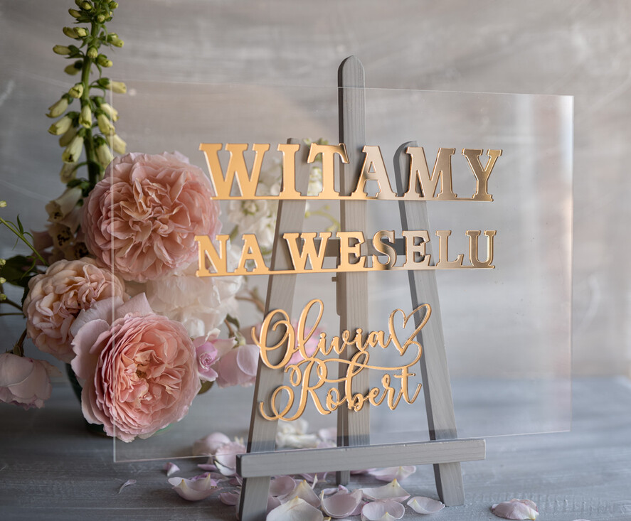 Plany stołów na pleksie - akryl Akrylowa tablica z powitaniem gości na weselu złote napisy lustrzane Plansza - witamy na weselu - Powitalna tablica weselna lustrzane Imiona0