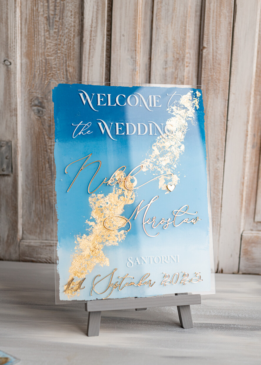 Plany stołów na pleksie - akryl Tablica powitanie na weselu, elegancka powitalna plansza ze złotymi literami, rama powitanie na weselu plansza powitalna na pleksie ze zlotymi literami1