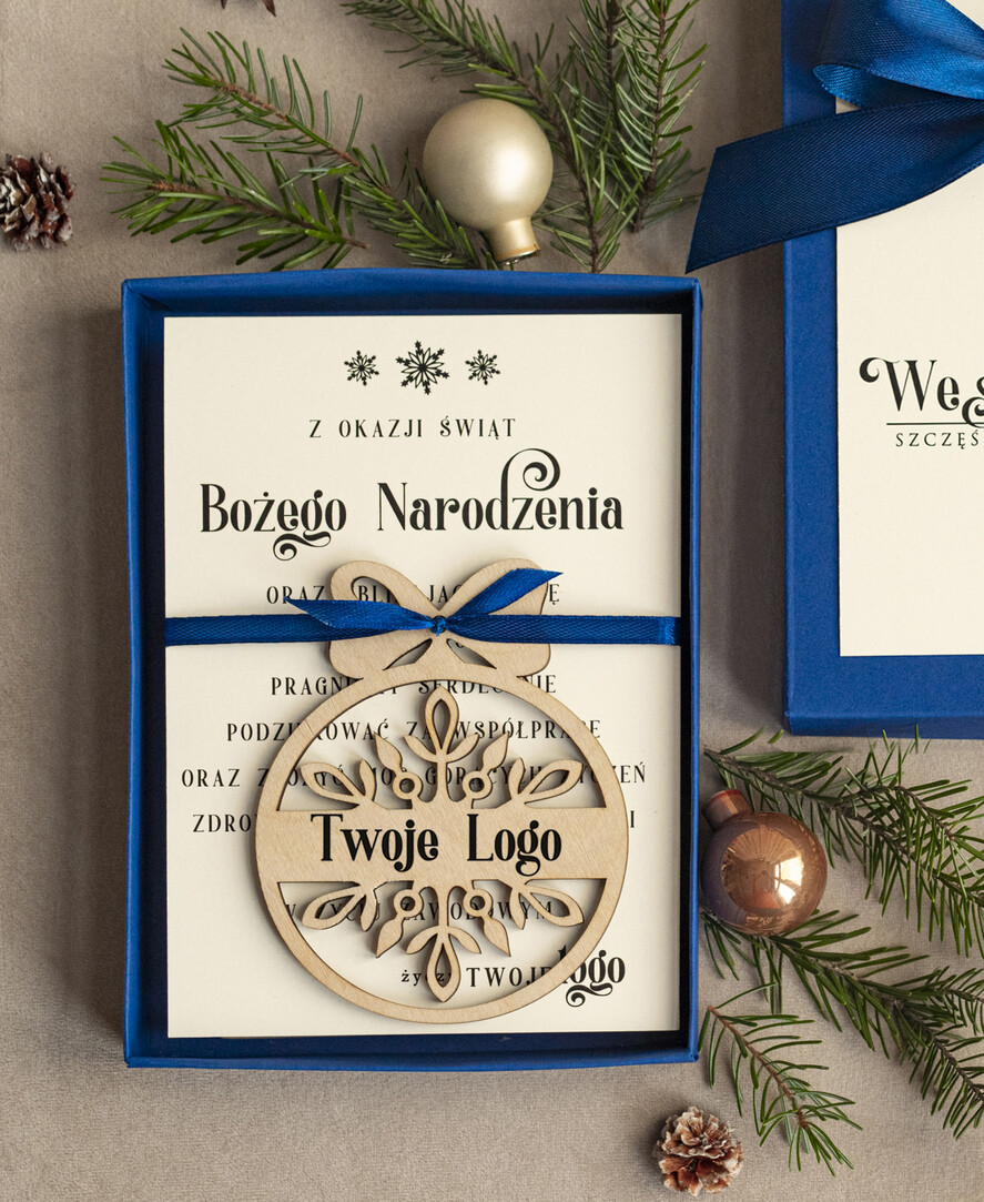 Kartki świąteczne z logo firmy kartka pudełko Biznesowe kartki świąteczne z logo w pudełku z bombką sniezynka na choinkę- drewniane zawieszki na choinkę prezent dla klientów0