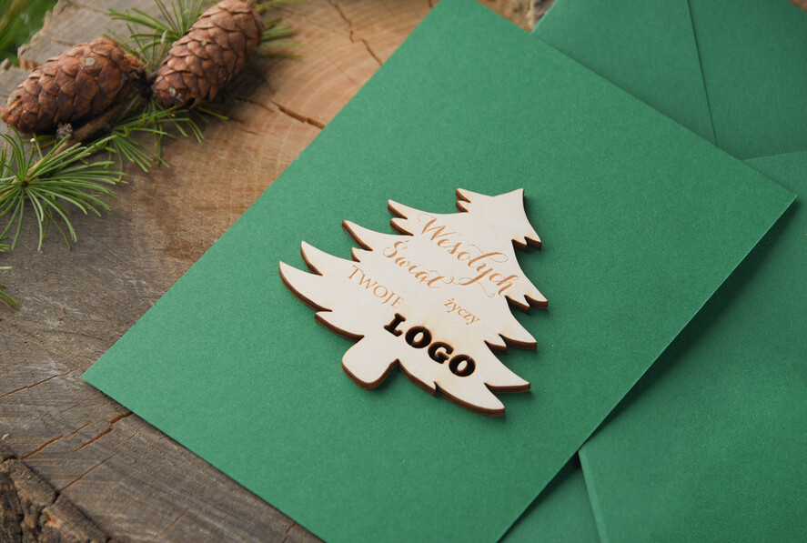 Kartki świąteczne z logo firmy z magnesem lub zawieszką na choinkę kartki świąteczne dla firmy z logo, bożonarodzeniowe kartki z drewnianą zawieszką i wstążką1