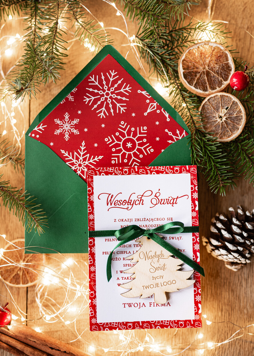 Kartki świąteczne z logo firmy z magnesem lub zawieszką na choinkę kartki świąteczne dla firmy z logo kartki z drewnianą bombką   kartki świąteczne dla firm Drewniana bombka zawieszka na choinke0