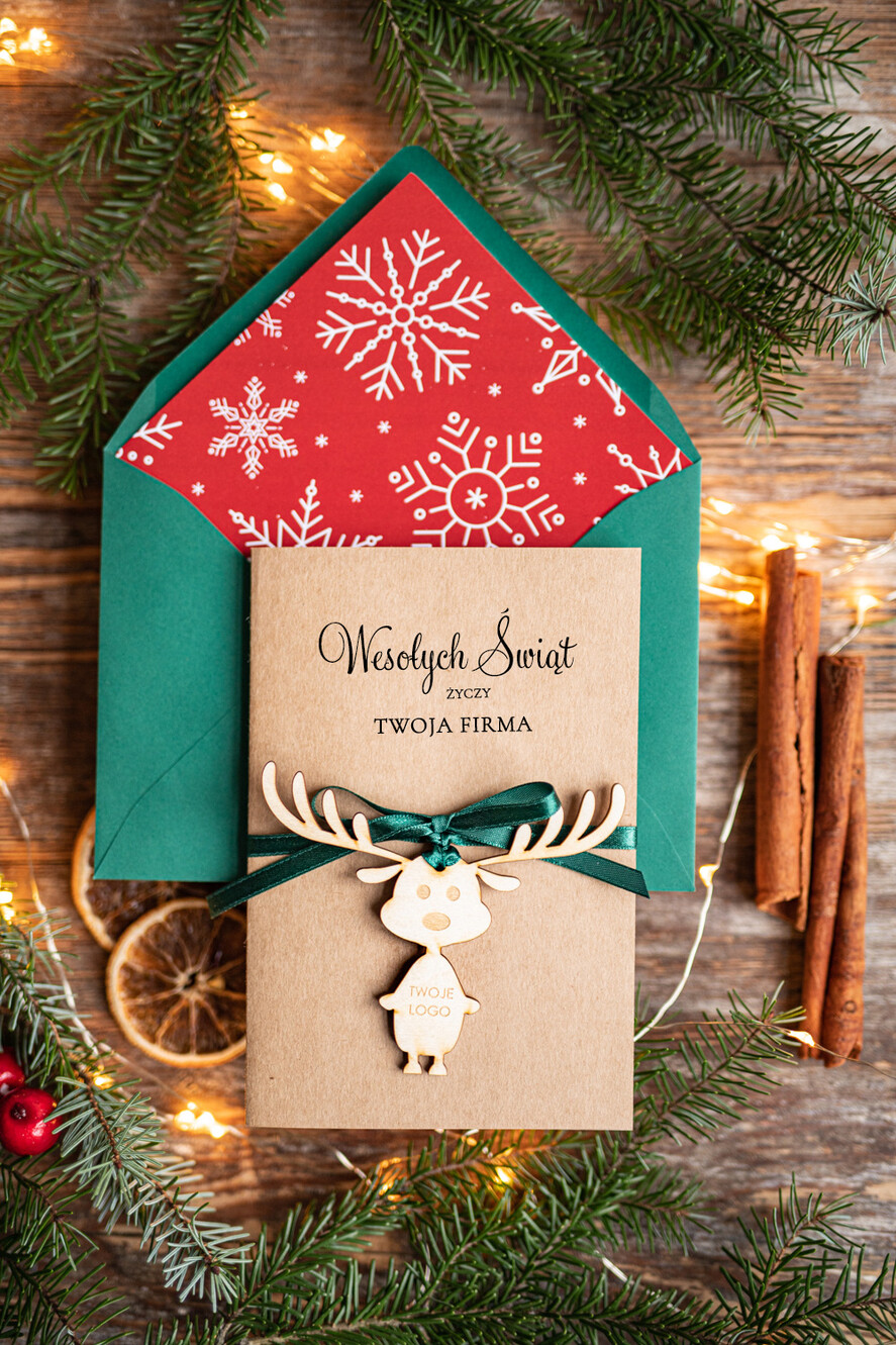 Kartki świąteczne z logo firmy z magnesem lub zawieszką na choinkę kartki świąteczne dla firm Drewniana bombka zawieszka na choinke z Logo firmy świateczna kartka firmowa z jelonkiem0