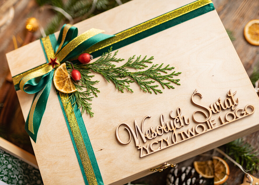 Prezenty oferta dla Firm słodkie zestawy  prezenty na świąta prezent z logo firmy czekolada z dodatkami  miód i herbata2