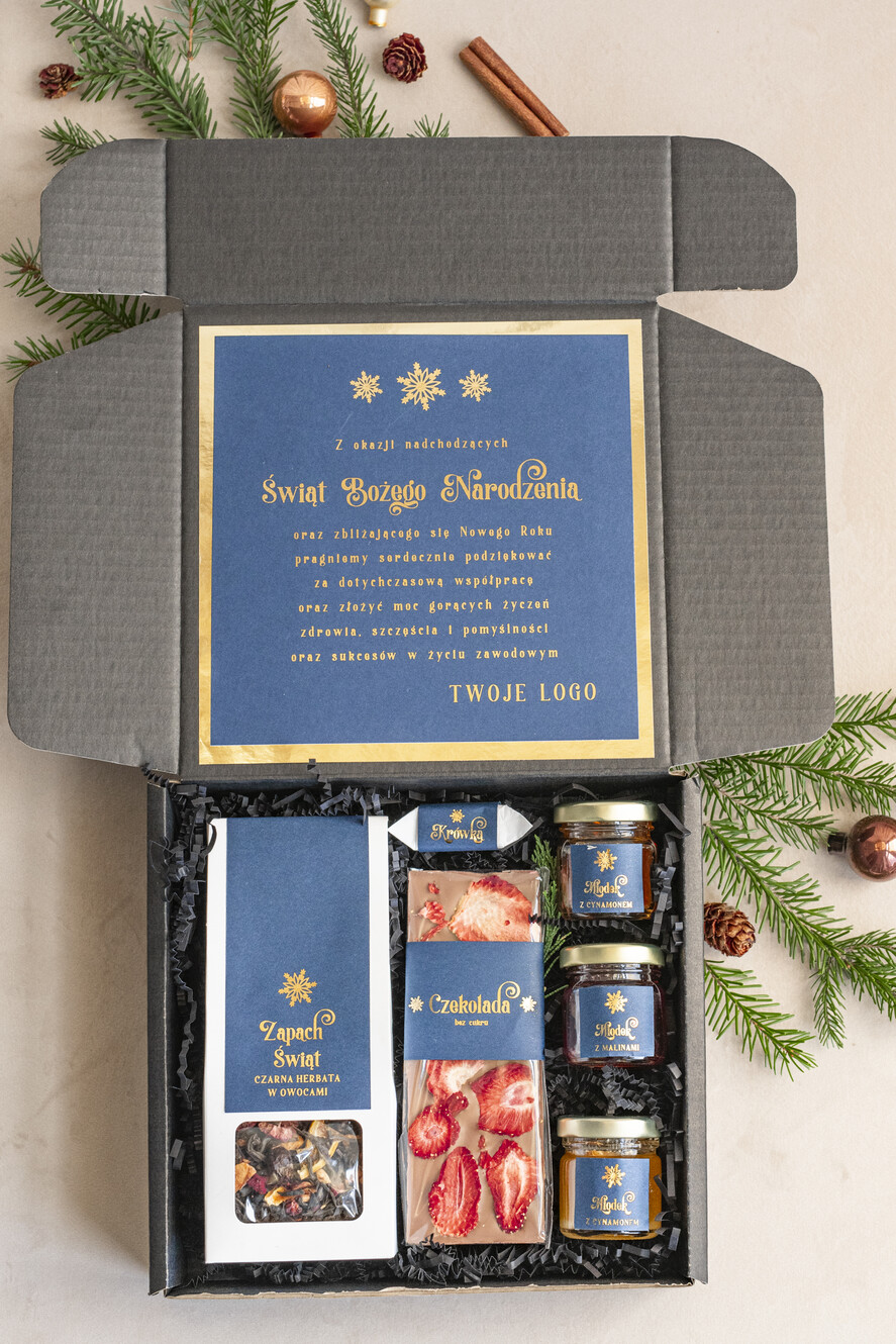 Prezenty oferta dla Firm słodkie zestawy  kosze prezentowe dla firm, prezenty biznesowe dla firm z kawą i herbatą, upominki na święta dla pracowników, świąteczne gadżety dla pracowników i kontrahentów, personalizowane prezenty firmowe, zestawy świąteczne z logo, eleganckie kosze prezentowe, firmowe upominki świąteczne3
