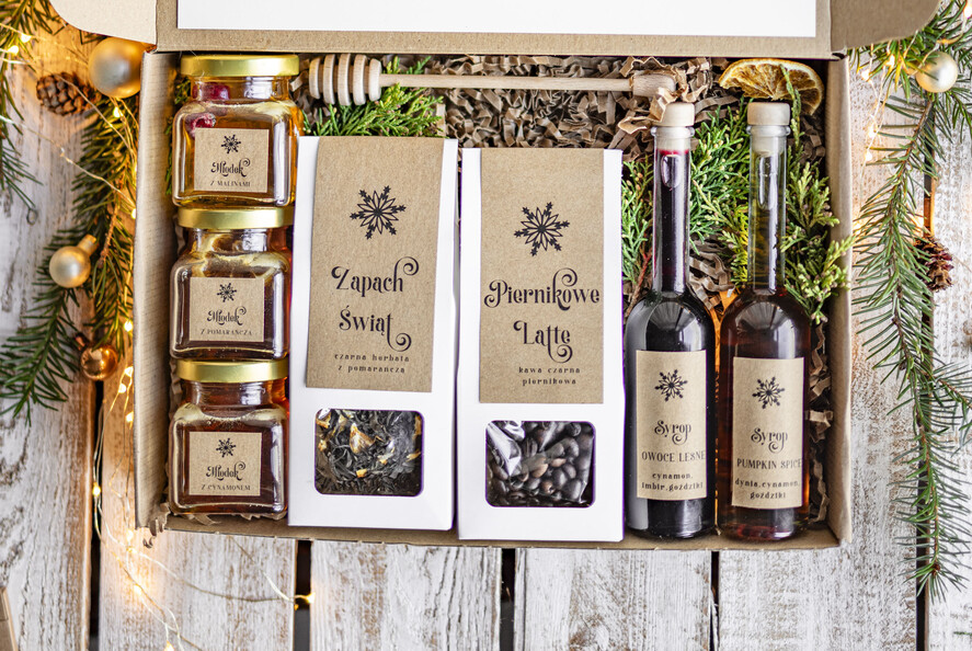 Prezenty oferta dla Firm kawa  herbata miód Prezenty na Boże Narodzenie dla klientów, bożonarodzeniowy prezent biznesowy dla firm z kawą i herbatą, paczki na święta dla pracowników, upominek biznesowy box swiąteczny zestaw z logo 2