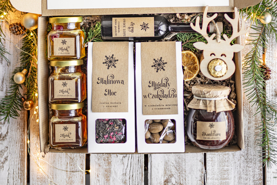 Prezenty oferta dla Firm kawa  herbata miód Prezenty na Boże Narodzenie dla klientów, bożonarodzeniowy prezent biznesowy dla firm herbata i miód, paczki na święta dla pracowników, upominek biznesowy box swiąteczny zestaw z logo 2