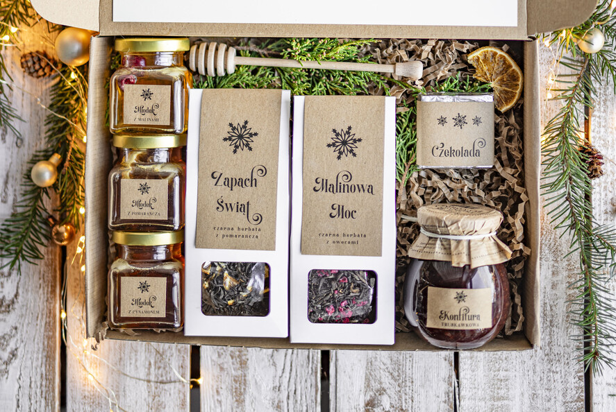 Prezenty oferta dla Firm kawa  herbata miód Prezenty na Boże Narodzenie dla klientów, bożonarodzeniowy prezent biznesowy dla firm z kawą i herbatą, paczki na święta dla pracowników, upominek biznesowy box swiąteczny zestaw z logo 2