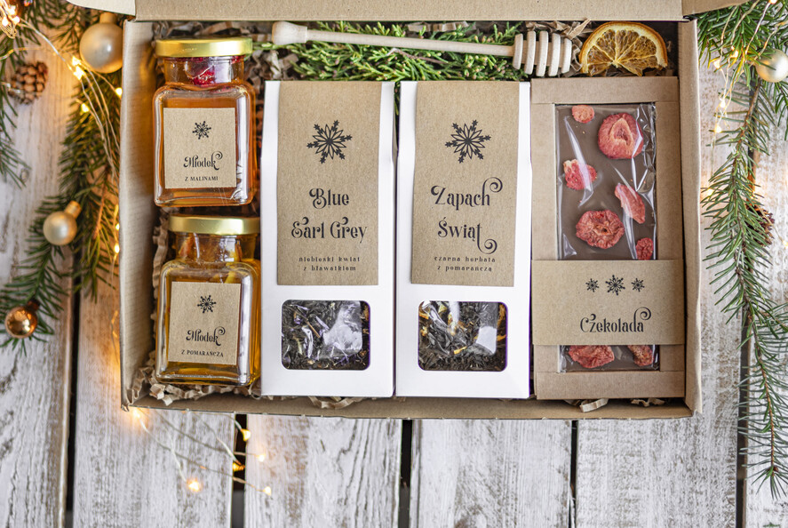 Prezenty oferta dla Firm kawa  herbata miód Prezenty na Boże Narodzenie dla klientów, bożonarodzeniowy prezent biznesowy dla firm herbata i miód, paczki na święta dla pracowników, upominek biznesowy box swiąteczny zestaw z logo 2
