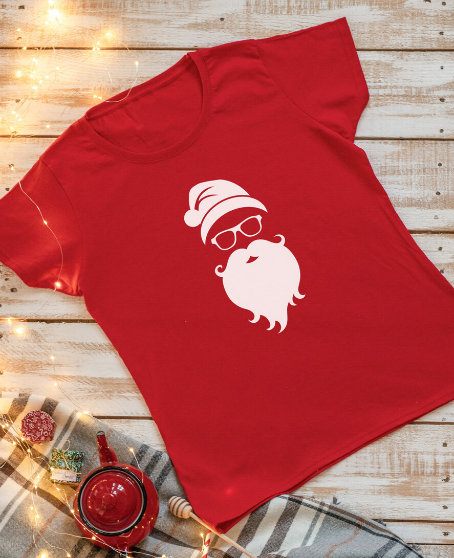 Prezenty oferta dla Firm zestawy skarpetki, koszulki z nadrukiem świąteczna damska koszulka różne rozmiary, czerwona świąteczna koszulka, koszulka świąteczna z nadrukiem,  prezent na święta koszulka z nadrukiem 1