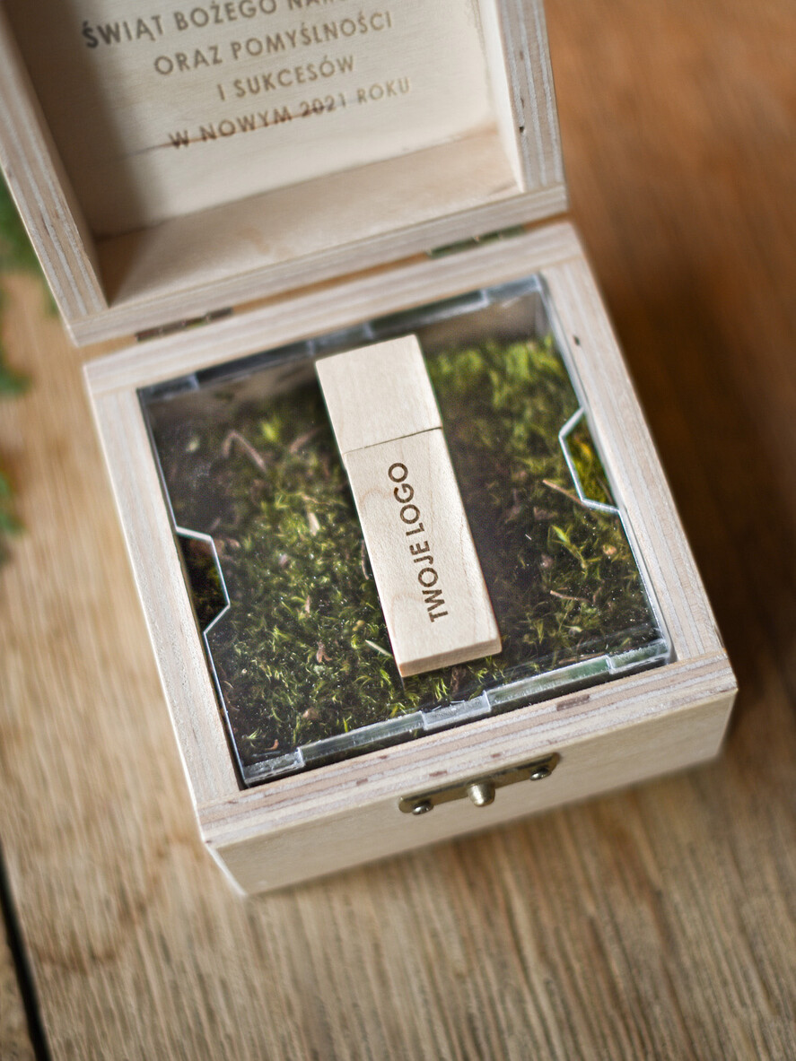 Prezenty oferta dla Firm pendrive podstawki na tablet telefon  prezent na święta zestawy dla firm z logo pendrive w drewnianej szkatułce    1