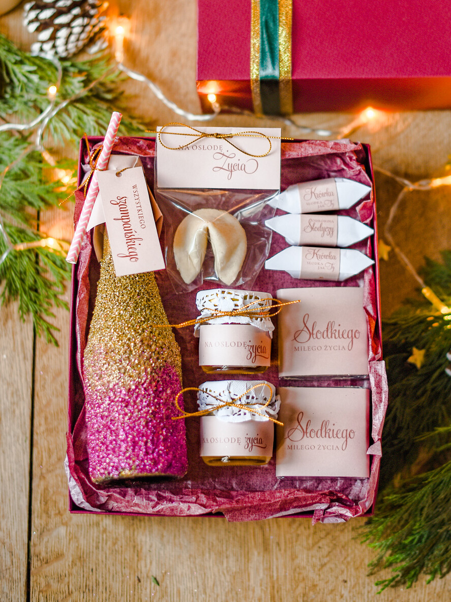 prezenty dla niej zestawy do grzańca romantyczny prezent dla żony na święta brokatowa butelka1