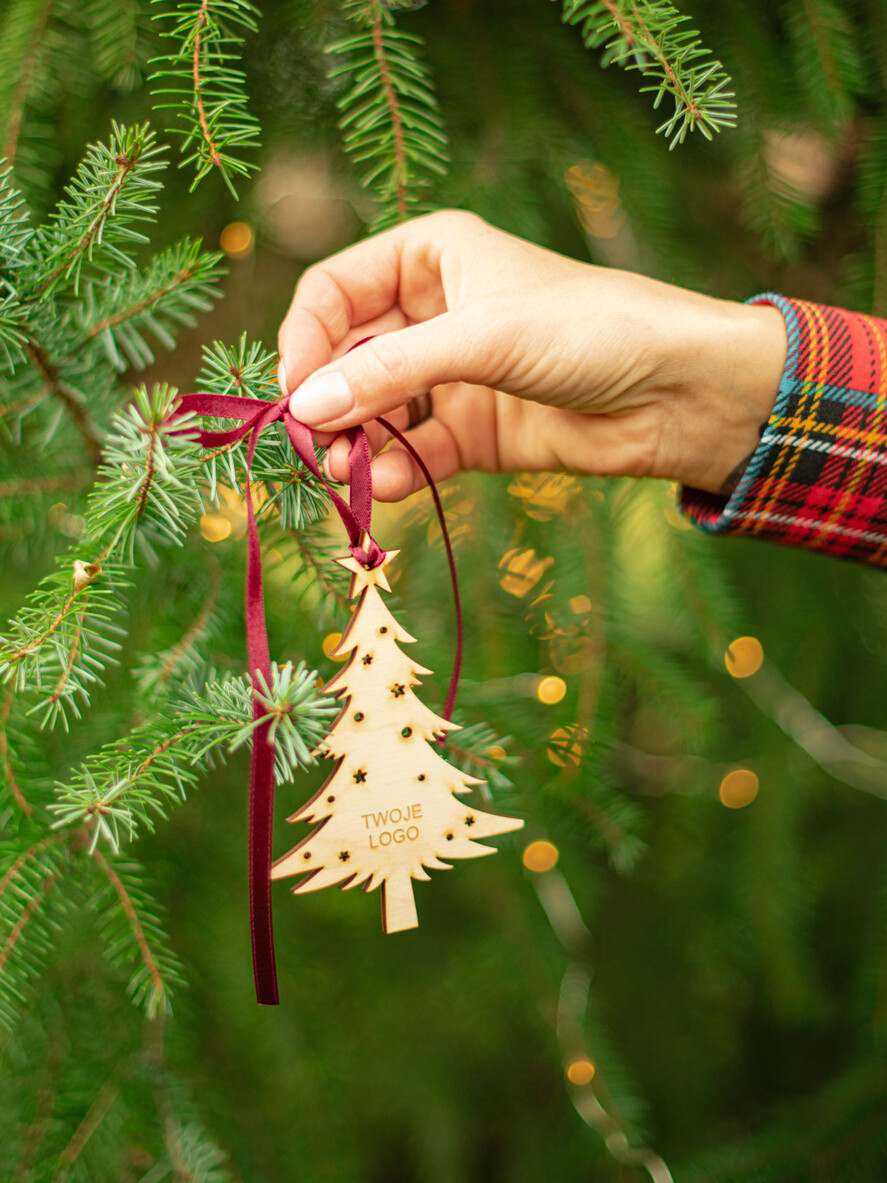 Prezenty oferta dla Firm drobne prezenty dla firm prezent na święta dla firm drewniane zawieszki na choinkę z logo  Drewniana Bombka z logo firmy1