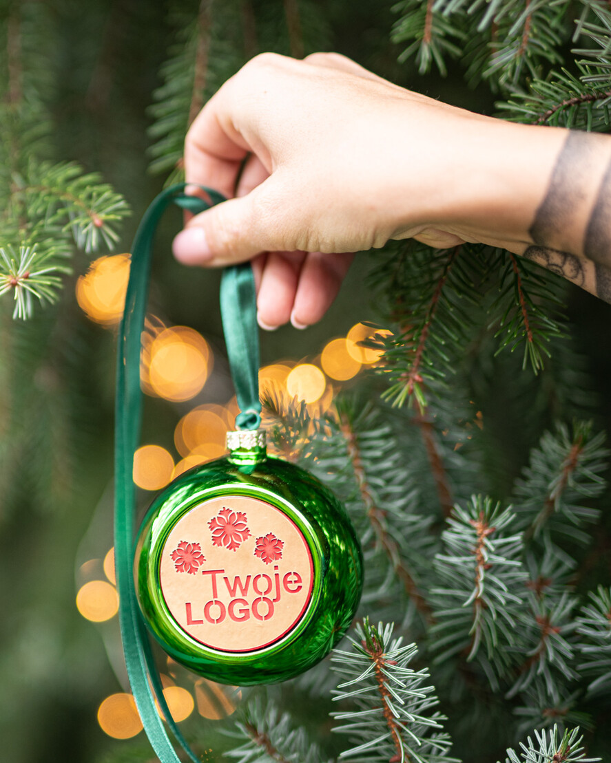 Prezenty oferta dla Firm drobne prezenty dla firm Prezent Biznesowy Na Święta z Logo Ekskluzywna Bombka z logo na choinkę z Logo Firmy , życzenia zapakowane w  drewniane pudełko 3