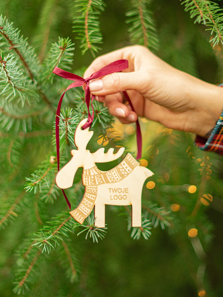 Prezenty oferta dla Firm drobne prezenty dla firm prezent na swieta dla firm, zawieszki bombka na choinkę drewniana  Drewniana Bombka z logo firmy2