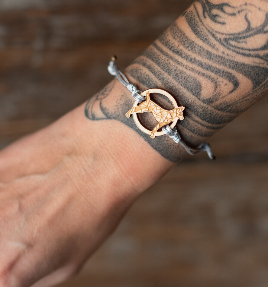 prezenty dla niej bransoletki szczęścia  Bransoletka drewniana z Twoim pupilem Super Pomysł na Prezent dla niej Drewniana Bransoletka dla Dziewczyny3