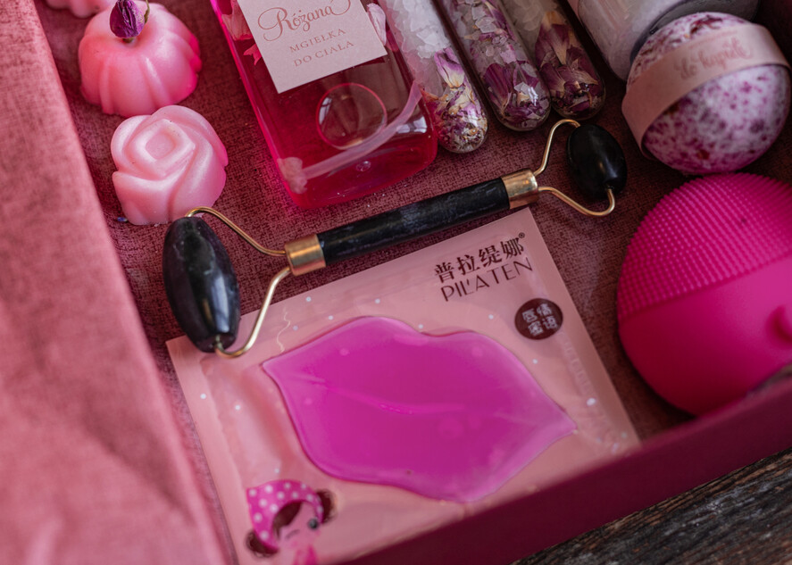 prezenty dla niej zestawy kosmetyczne  fajny prezent dla przyjaciółki na święta, Akcesoria kapielowo relaksujace3