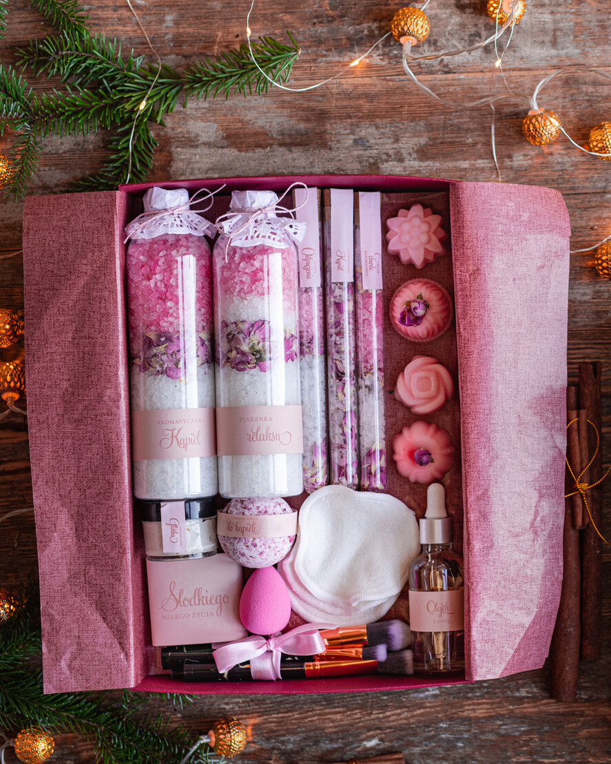 prezenty dla niej zestawy kosmetyczne  wyjątkowy pomysł na prezent dla babci na święta, zestaw kosmetyków do kąpieli3