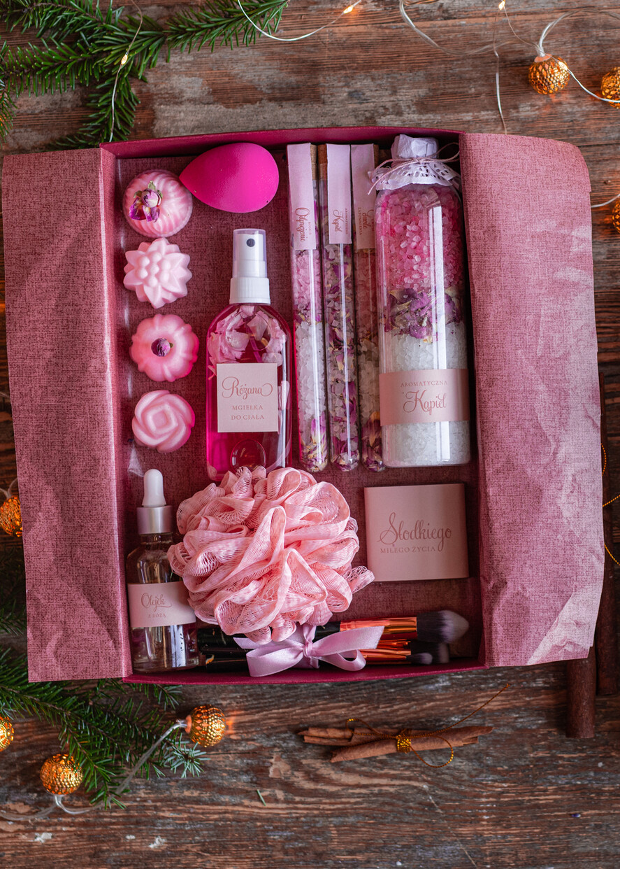 prezenty dla niej zestawy kosmetyczne  gadżety dla dziewczyny na święta, zestaw prezentowy aromatrapia kapielowa1