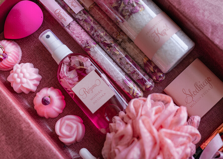 prezenty dla niej zestawy kosmetyczne  gadżety dla dziewczyny na święta, zestaw prezentowy aromatrapia kapielowa2