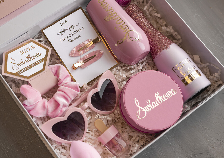 Prezenty dla świadków boxy prezentowe dla Świadkowej, prośba o świadkowanie  Prośba o świadkowanie pomysł na prezent dla świadkowej, box kosmetyczny dla świadkowej i druhny, oryginalny prezent dla świadkowej 1