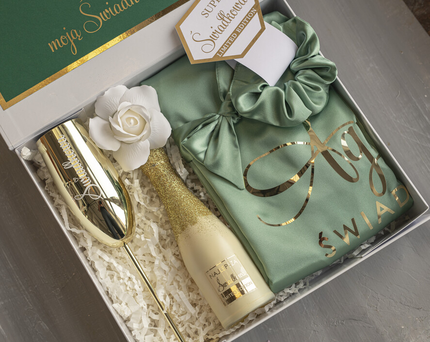 Prezenty dla świadków boxy prezentowe dla Świadkowej, prośba o świadkowanie  czy zostaniesz moją świadkową pomysł na prezent dla świadkowej, Box prezentowy dla świadkowej z miętowym szlafrokiem, zestaw prezentowy dla druhny2