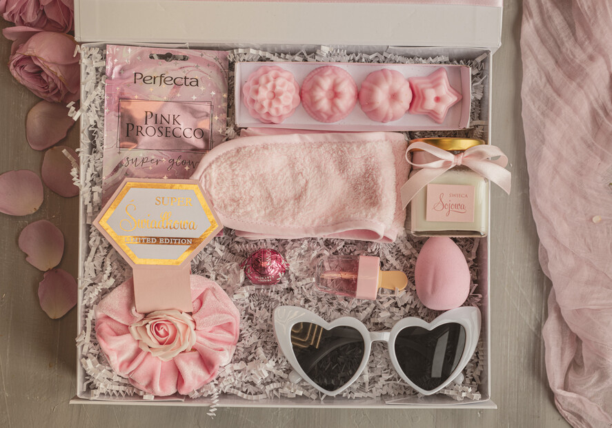 Prezenty dla świadków boxy prezentowe dla Świadkowej, prośba o świadkowanie  box czy zostaniesz moją świadkową pomysł na prezent dla świadkowej, zestaw beauty dla świadkowej, box prezentowy dla świadkowej i druhny, zestaw do kąpieli1