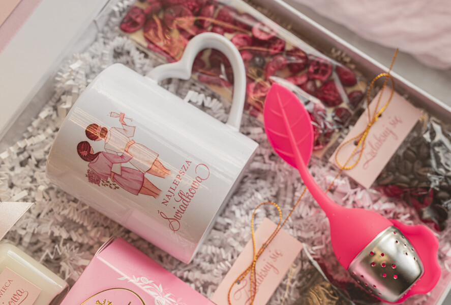 Prezenty dla świadków boxy prezentowy dla Świadkowej, prośba o świadkowanie  pomysł na prośbę o świadkowanie, prezent dla świadkowej zestaw kosmetyków, kubek dla świadkowej, box prezentowy dla świadkowej i druhny3