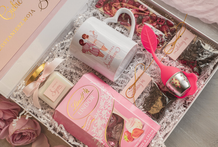 Prezenty dla świadków boxy prezentowy dla Świadkowej, prośba o świadkowanie  pomysł na prośbę o świadkowanie, prezent dla świadkowej zestaw kosmetyków, kubek dla świadkowej, box prezentowy dla świadkowej i druhny5