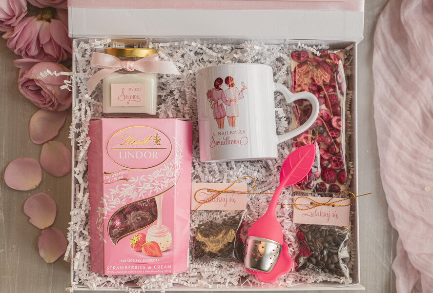 Prezenty dla świadków boxy prezentowy dla Świadkowej, prośba o świadkowanie  pomysł na prośbę o świadkowanie, prezent dla świadkowej zestaw kosmetyków, kubek dla świadkowej, box prezentowy dla świadkowej i druhny6