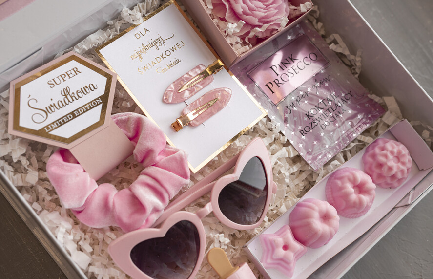 Prezenty dla świadków boxy prezentowy dla Świadkowej, prośba o świadkowanie  czy zostaniech moją druhną prośba o świadkowanie pomysł na prezent dla świadkowej, box kosmetyczny dla świadkowej i druhny, oryginalny prezent dla świadkowej4