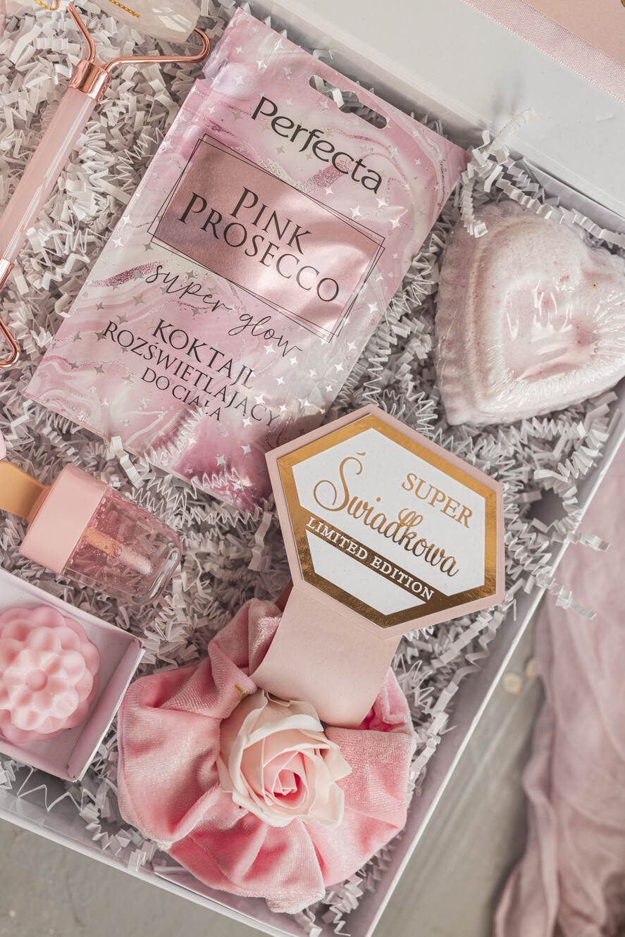 Prezenty dla świadków boxy prezentowe dla Świadkowej, prośba o świadkowanie  czy zostaniesz moją świadkową pomysł na prezent dla świadkowej, zestaw beauty dla świadkowej, box prezentowy dla świadkowej i druhny, zestaw do kąpieli1