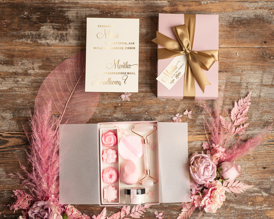 Prezenty dla świadków boxy prezentowe dla Świadkowej, prośba o świadkowanie   PROŚBA o Świadkowanie Box dla świadkowej Druhny Różowy Zestaw Prezentowy czy zostaniesz moją świadkową?0