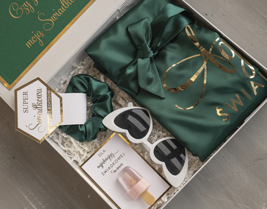 Prezenty dla świadków boxy prezentowy dla Świadkowej, prośba o świadkowanie  prezent dla świadkowej, pomysł na prezent dla świadkowej, Box prezentowy dla świadkowej z zielonym szlafrokiem, zestaw prezentowy dla druhny5