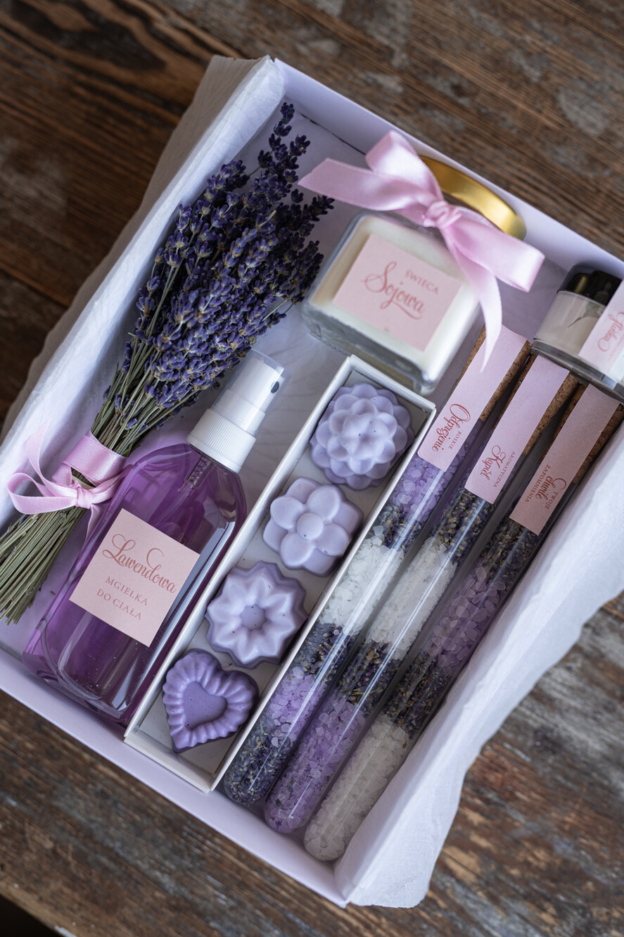 Prezenty dla świadków boxy prezentowy dla Świadkowej, prośba o świadkowanie   Prośba o Świadkowanie - Prezent dla Świadkowej Średni Zestaw Kosmetyków Czy zostaniesz moją Świadkową?1